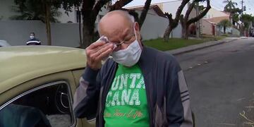 Un jubilado vendió su auto y sus alumnos se lo compraron para devolvérselo.