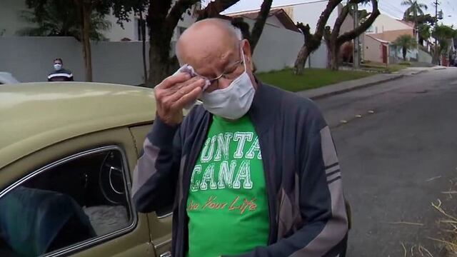 Un jubilado vendió su auto y sus alumnos se lo compraron para devolvérselo.