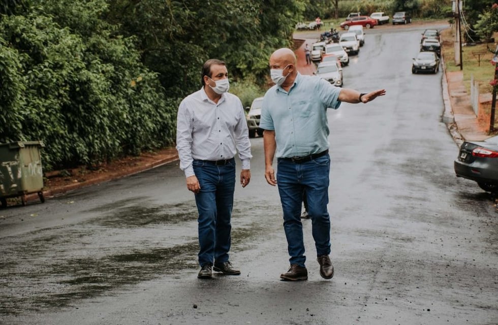 Oscar Herrera Ahuad recorrió Puerto Iguazú y supervisó las nuevas obras viales