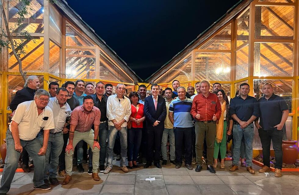 Balotaje en la Argentina: un grupo de intendentes radicales de Córdoba salió a apoyar la candidatura de Sergio Massa