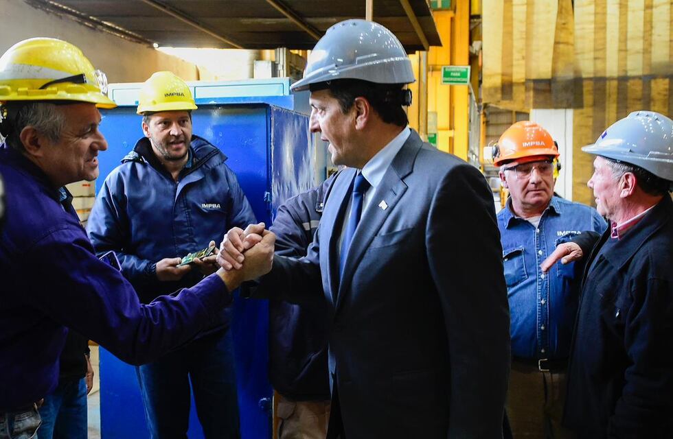 Sergio Massa inició con su gira por Mendoza y continúa en San Luis, en busca de los votos perdidos