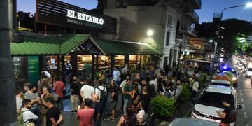 Comerciantes del rubro y vecinos de la zona fueron a reclamar seguridad en el local céntrico.