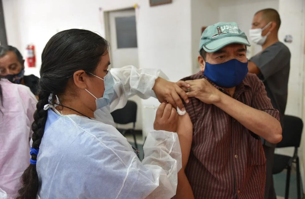 Coronavirus en Jujuy: es “fundamental vacunarse”, exhortó Buljubasich