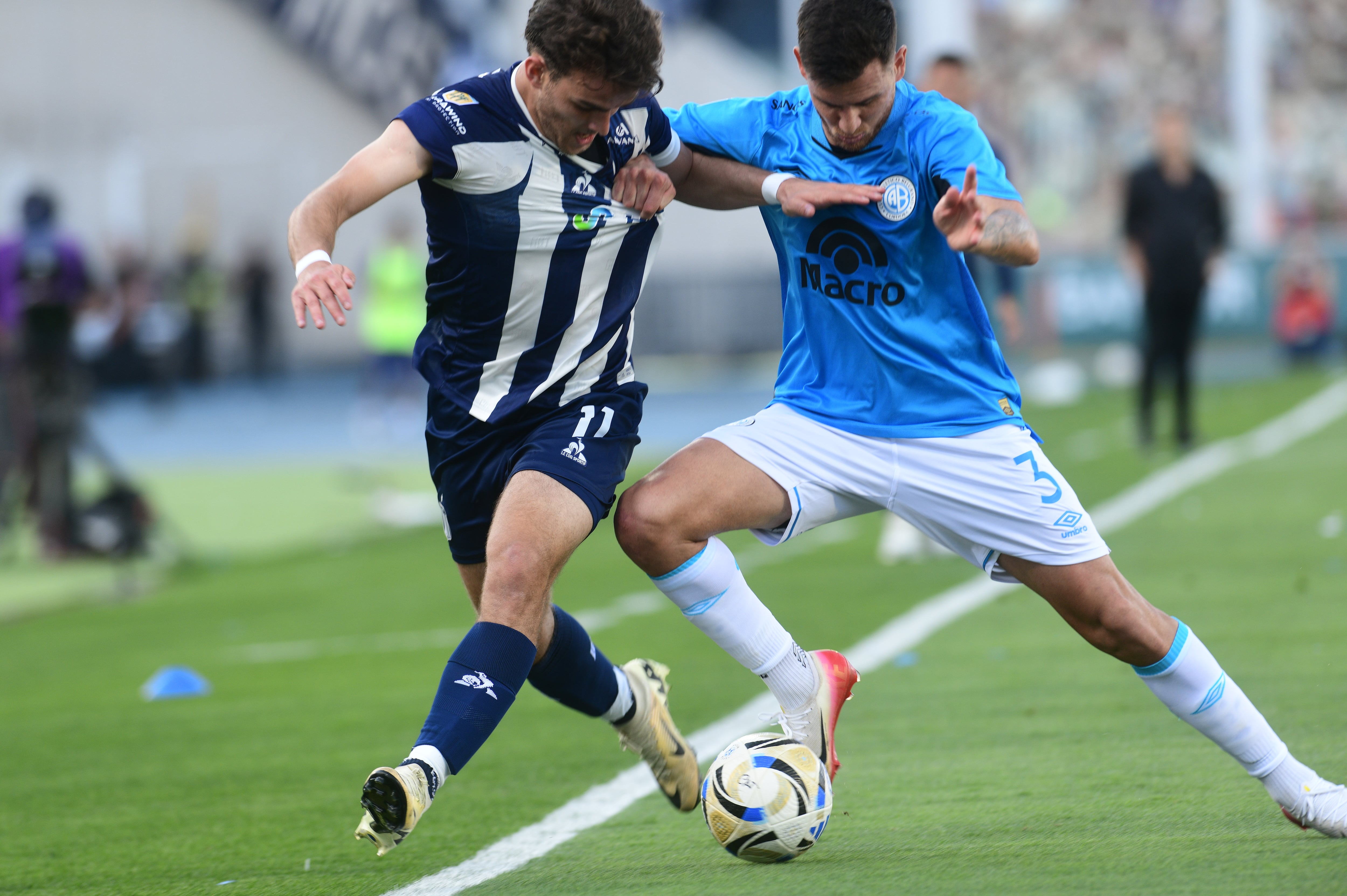 Talleres ante Belgrano, por la fecha 11 del Torneo Clausura. (Ramiro Pereyra / La Voz).