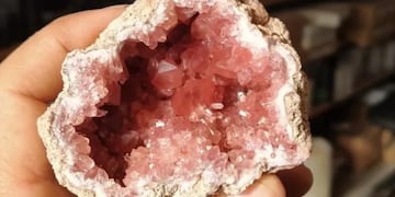 El impresionante hallazgo de la piedra preciosa en Neuquén.