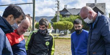 Capacitaciones a entrenadores y árbitros.