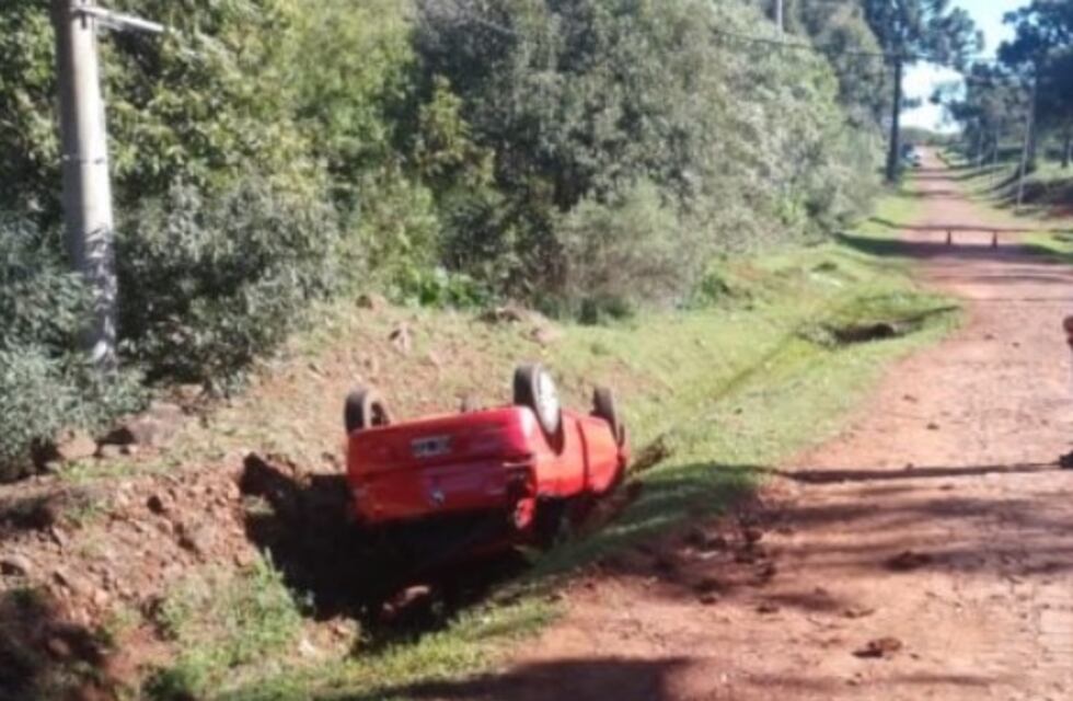 Automovilista salvó su vida tras volcar con su vehículo en San Pedro