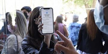 Tres Universidades Nacionales dispusieron que exigirán el pase de movilidad para asistir a clases presenciales.