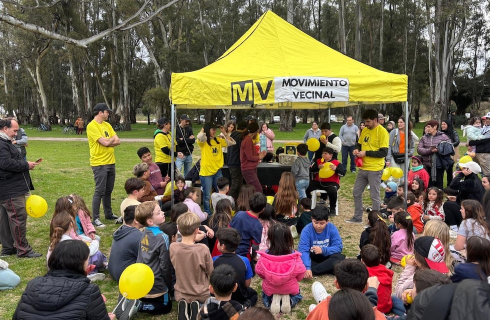 El Movimiento Vecinal convocó a los vecinos y festejó el Día del Niño en el Parque Cabañas