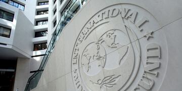 Desde el Fondo Monetario Internacional (FMI) auguraron más recesión y más inflación en el corto plazo.