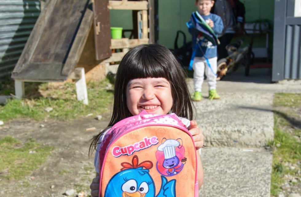 El Municipio hizo entrega de kits escolares a familias asistidas