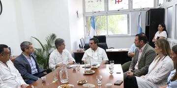 Reunión en el Hospital Padilla.