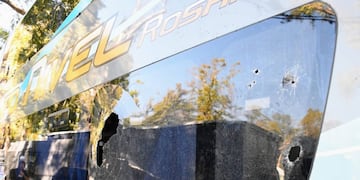 Durante el viaje para jugar el clásico rosarino, hinchas de Newell's le tiraron piedras al colectivo de Rosario Central.