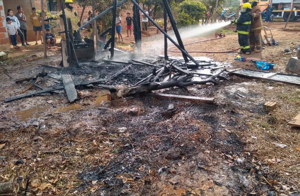 Incendio consumió la casa y todas las pertenencias de una familia en Iguazú