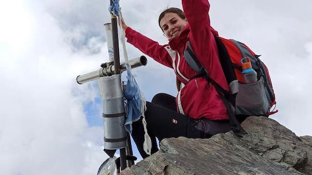 Mayra Tous en la cumbre del Cerro Punta Negra