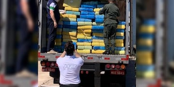 Decomisan un camión con ocho toneladas de marihuana en el ingreso a Misiones