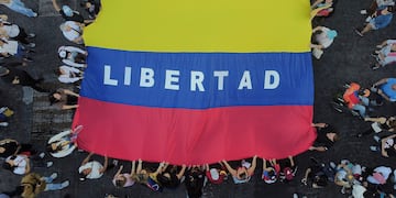 Celbración en Buenos Aires por la detención de Nicolás Maduro.