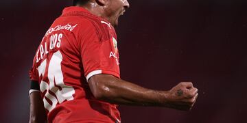 El "Tucu" Palacios celebra su gol ante Sarmiento de Junín en Avellaneda. (Twitter: @Independiente)