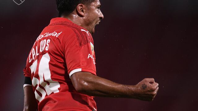 El "Tucu" Palacios celebra su gol ante Sarmiento de Junín en Avellaneda. (Twitter: @Independiente)