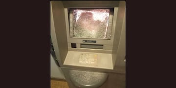 Dijo que iba a romper el cajero y lo cumplió.