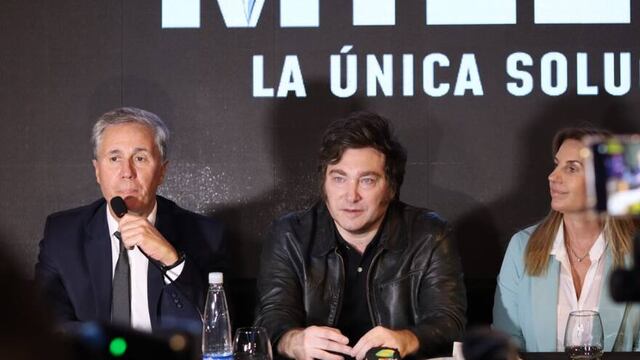 Javier Milei y Sebastián Etchevehere en conferencia de prensa.