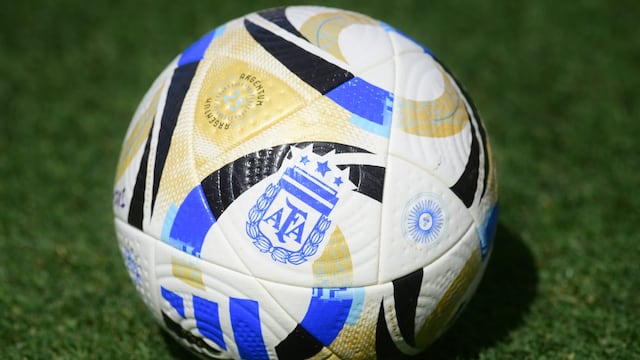 Pelota de fútbol argentino para la Liga Profesional. (José Gabriel Hernández / La Voz)