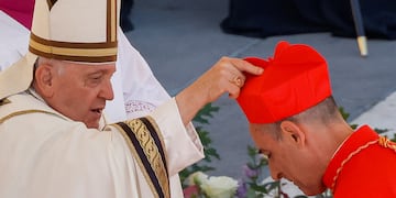 El papa Francisco y Víctor "Tucho" Fernández, cuando fue nombrado cardenal.