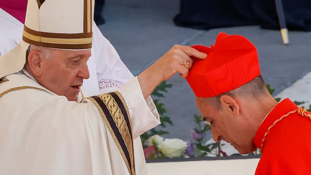 El papa Francisco y Víctor "Tucho" Fernández, cuando fue nombrado cardenal.