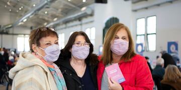 La provincia de Santa Fe notificó este sábado 1.756 casos de coronavirus y nueve muertes.