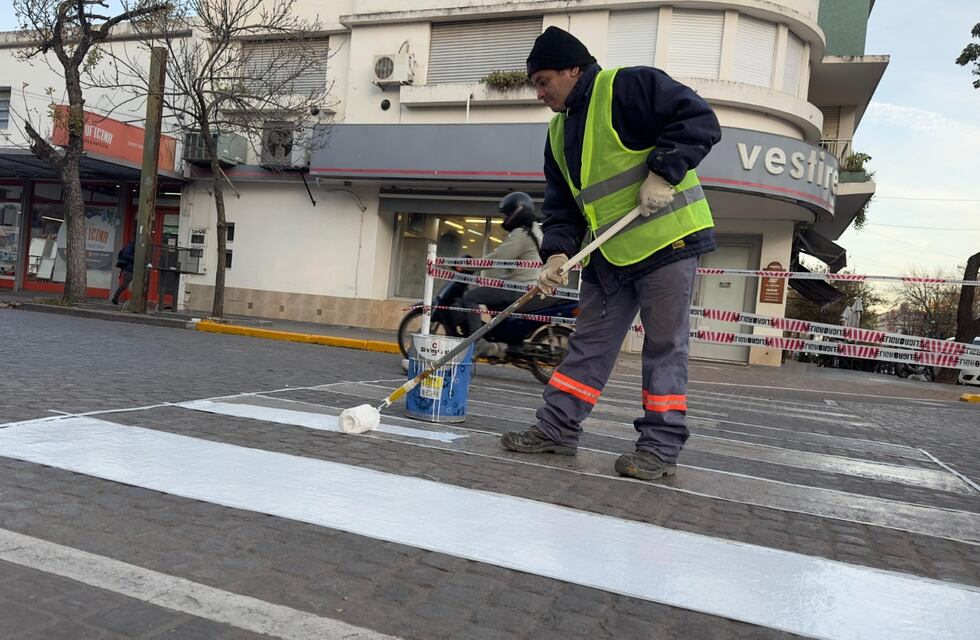 El municipio lleva adelante el mantenimiento de señalización horizontal