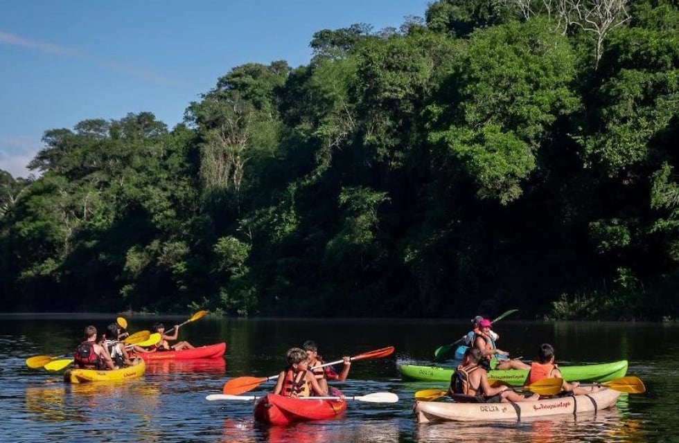 Verano en Eldorado: comenzaron las clases de natación y kayak