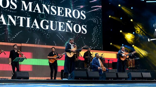Cosquín 2025. Los Manseros Santiagueños en la Cuarta Luna del festival. (La Voz)