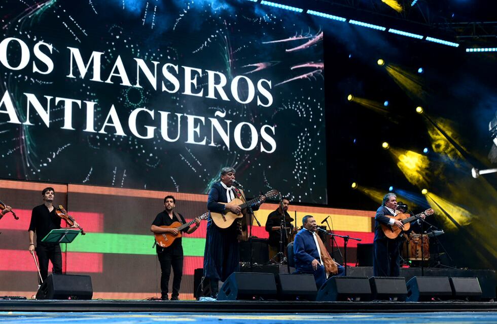 La cuarta luna de Cosquín brilló con Los Manseros Santiagueños, Lázaro Caballero y El Indio Lucio Rojas