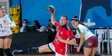 La mendocina Nicole Bernabei del Club ERICE , de Italia, jugó como refuerzo en el Club Mendoza de Regatas, su club de de la vida.