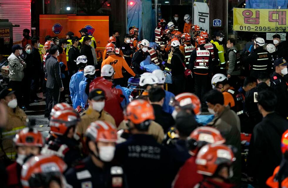 Estampida humana en Seúl: miles lloran a las víctimas y piden la dimisión del presidente surcoreano