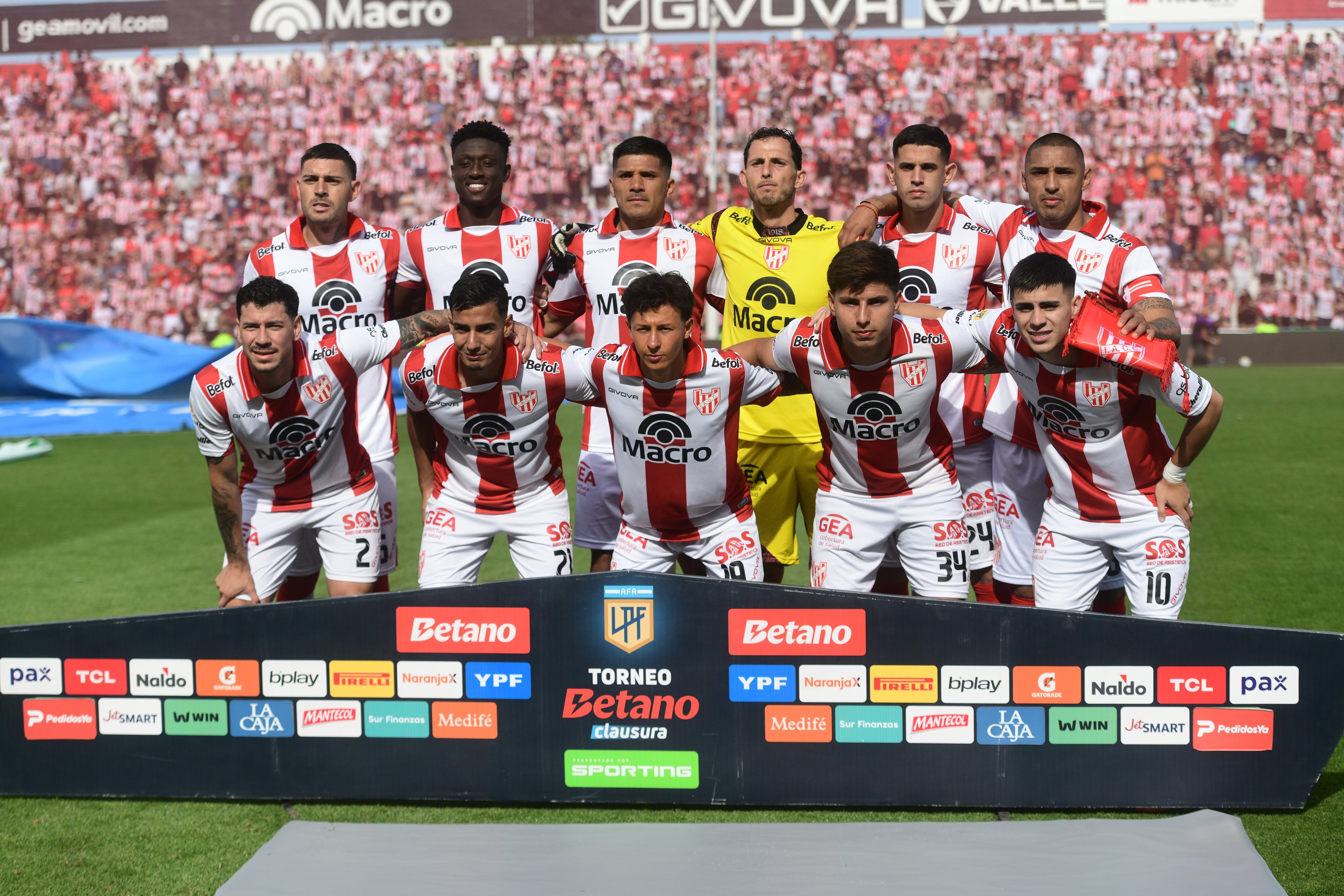 En la cancha de Instituto en Alta Córdoba Instituto y Talleres jugaron un partido intenso por la última fecha de la LPF. (Javier Ferreyra/ La Voz)