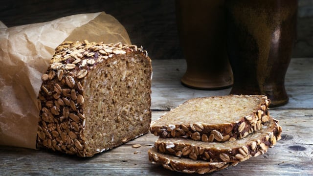 Pan integral con cereales