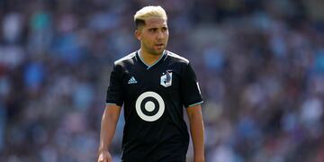 El volante Emanuel Reynoso a un paso de quedar eximido del hecho en Barrio Chino. (AP Foto/Abbie Parr)