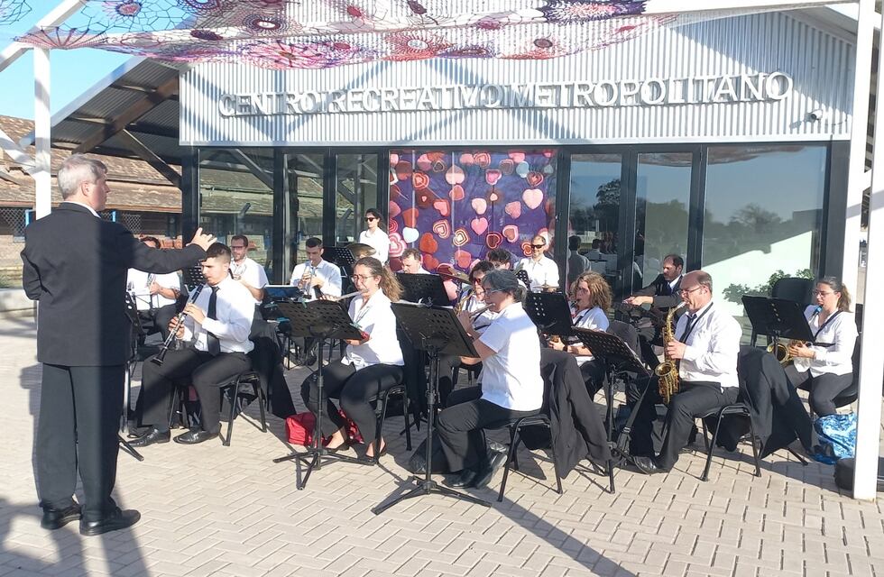 La Banda Municipal se presentó en el Centro Recreativo Metropolitano