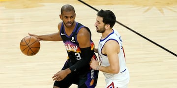 Nuevamente, cara a cara, el veterano Chris Paul y el cordobés Facundo Campazzo. (AP)