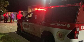Un instalador de alfombras murió y otro resultó herido en pleno trabajo en una casa de Villa Carlos Paz. (Policía)