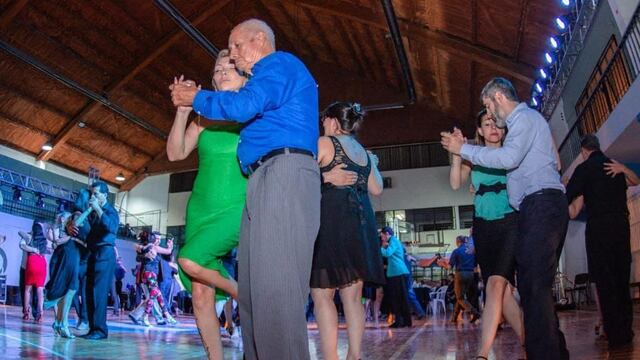 Gran milonga en el polideportivo Favale de Ushuaia