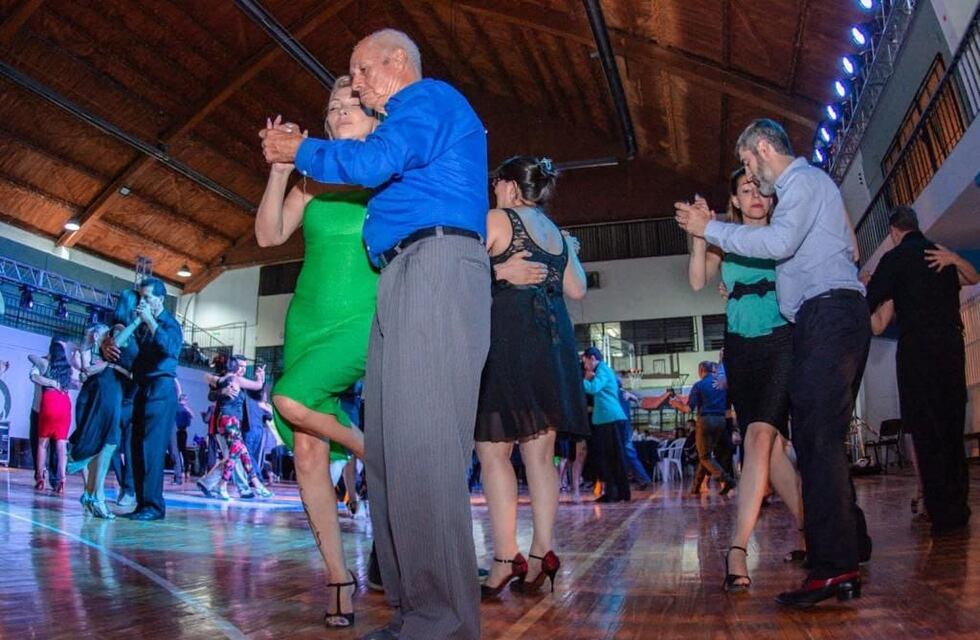 Gran milonga en el polideportivo Favale de Ushuaia