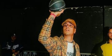 Duki se lesionó en un partido de básquet y su reacción se hizo viral: “Le salió el Modo Diablo”