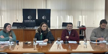 Carolina Albretch, coordinadora de la Oficina de Empleo, Patricia Imoberdof, secretaria de Desarrollo Económico, Innovación y Empleo; Lisandro Mársico, presidente del Concejo y Mauro Theler, coordinador del Centro de Empleo y