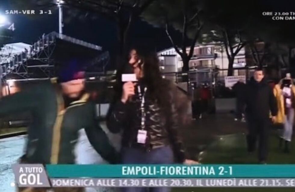 Una periodista estaba trabajando y le tocaron la cola en vivo