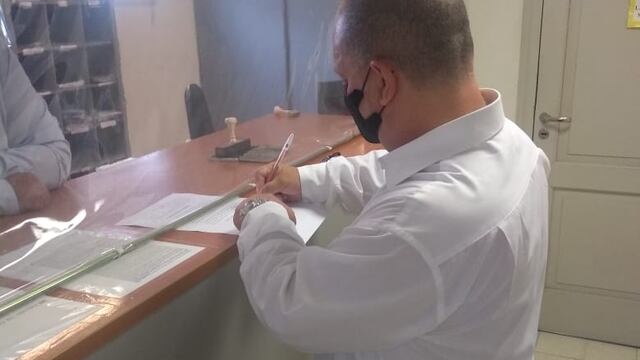 Carlos Zimerman, presentando la denuncia federal