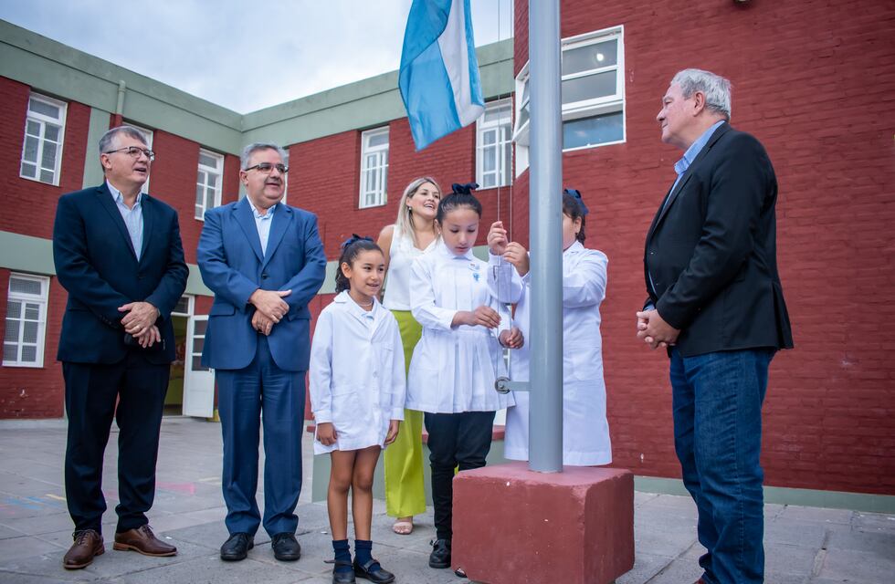 Jalil abrió el ciclo lectivo 2023 en la Escuela Nº199