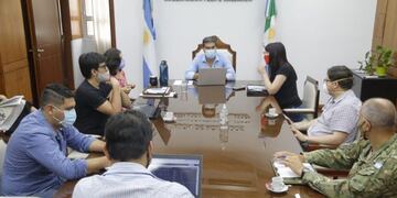 “Ese día completaremos 22 días de vacunación efectiva alcanzando a la población objetivo que incluyó preferentemente al personal sanitario” resaltó Capitanich.