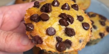 Cómo hacer magdalenas de banana y zanahoria en la freidora de aire.